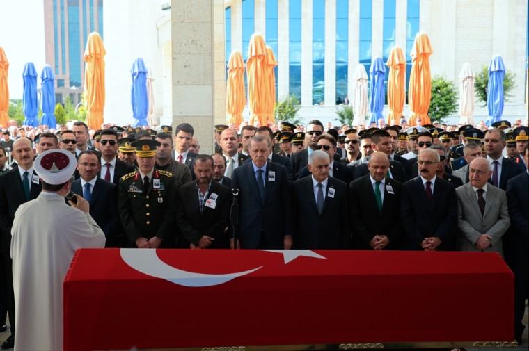 Şehit Büyüksoy son yolculuğuna uğurlandı