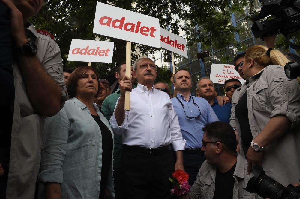 CHP adalet yürüyüşünü yurt dışına taşıyor