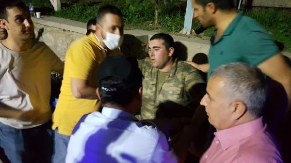Manisa'da 500 asker hastaneye kaldı