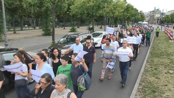 Almanya'da 300 kişilik adalet yürüyüşü
