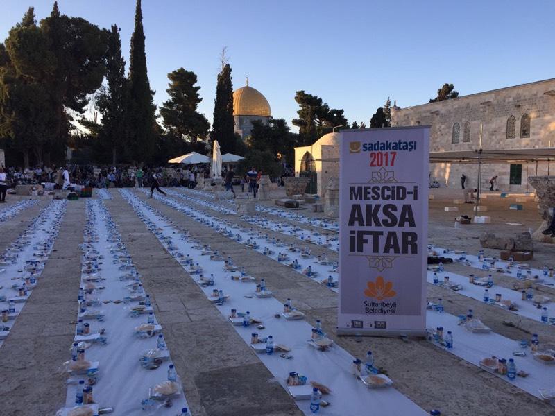 Mescid-i Aksa'da iftar sevinci