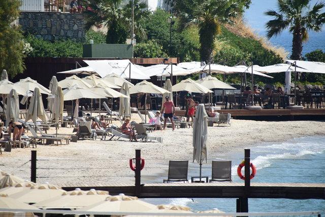 Volkan Demirel kızıyla tatilde