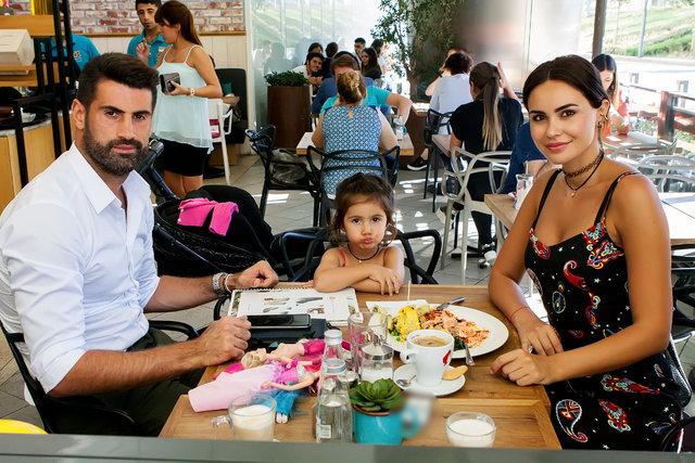 Volkan Demirel kızıyla tatilde