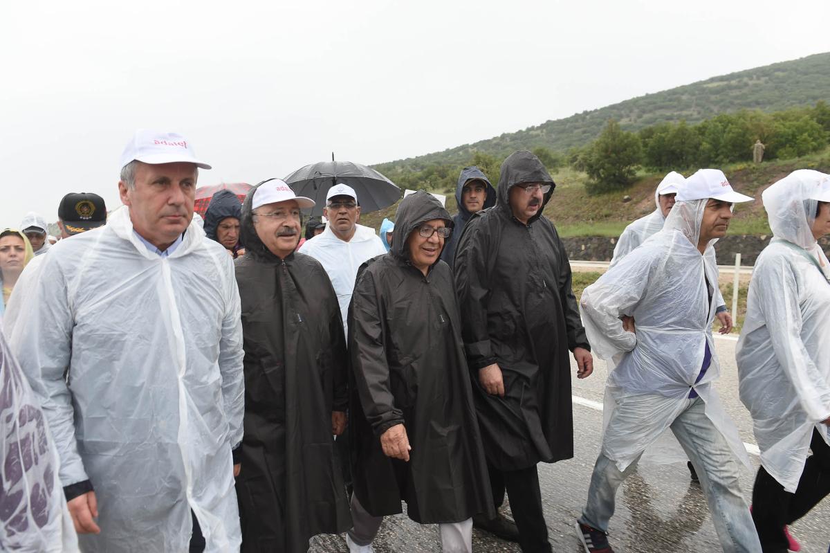 Muharrem İnce Adalet Yürüyüşü'nde