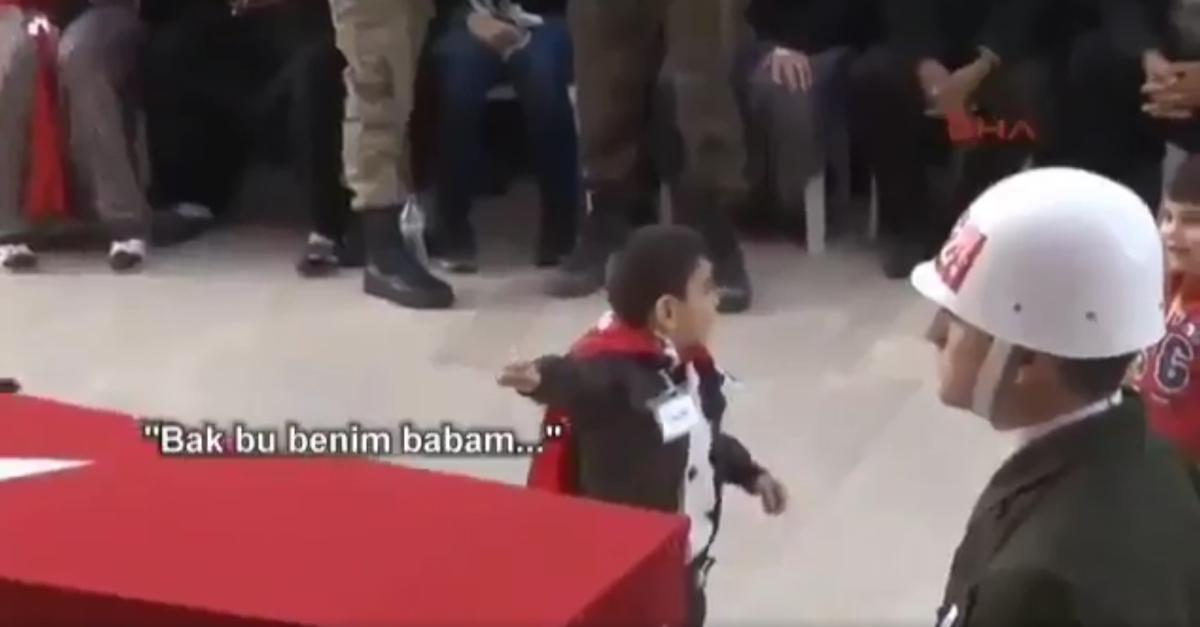 Şehit çocuklarının buruk Babalar Günü