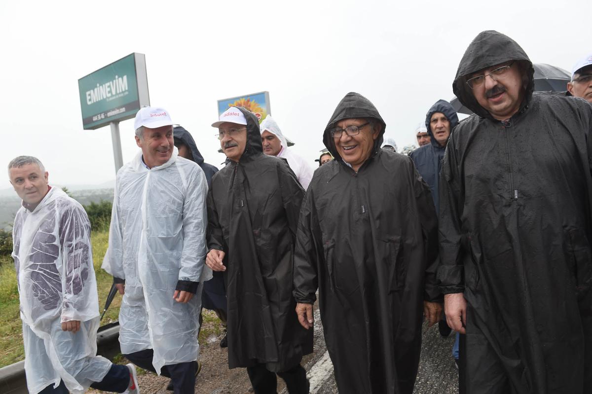 Muharrem İnce Adalet Yürüyüşü'nde