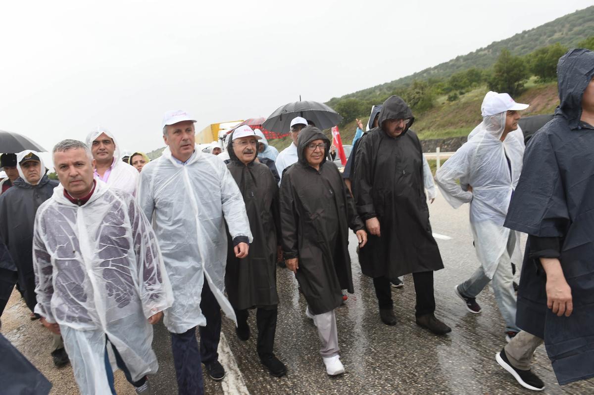 Muharrem İnce Adalet Yürüyüşü'nde