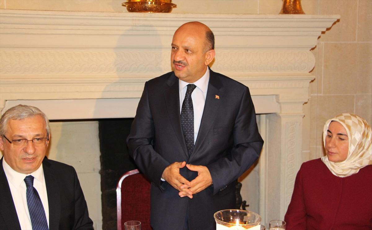 Milli Savunma Bakanı Işık Paris'te