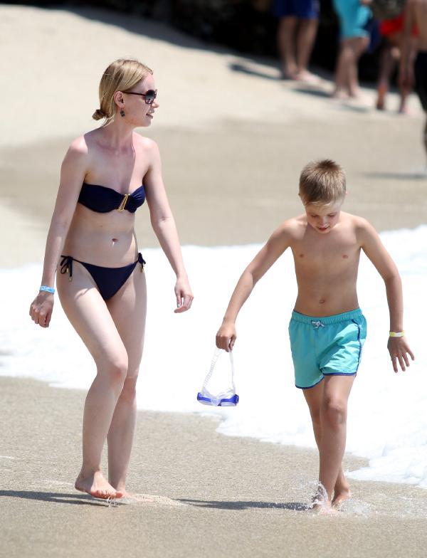 Alanya'da plajlar turistlere kaldı