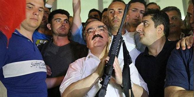 Hüseyin Avni Coş merkeze çekildi