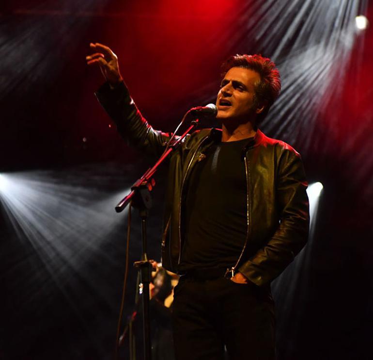 Seçkin Piriler Teoman konserinde koptu