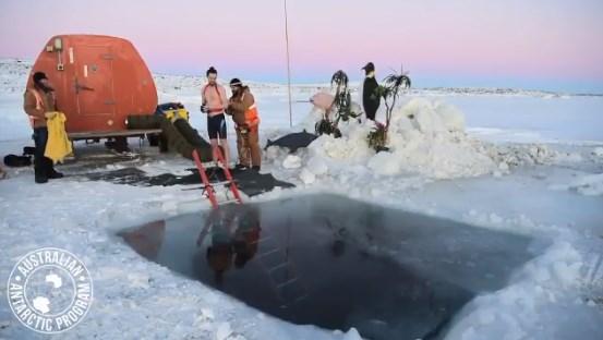 Antarktika'da gün doğumu keyfi