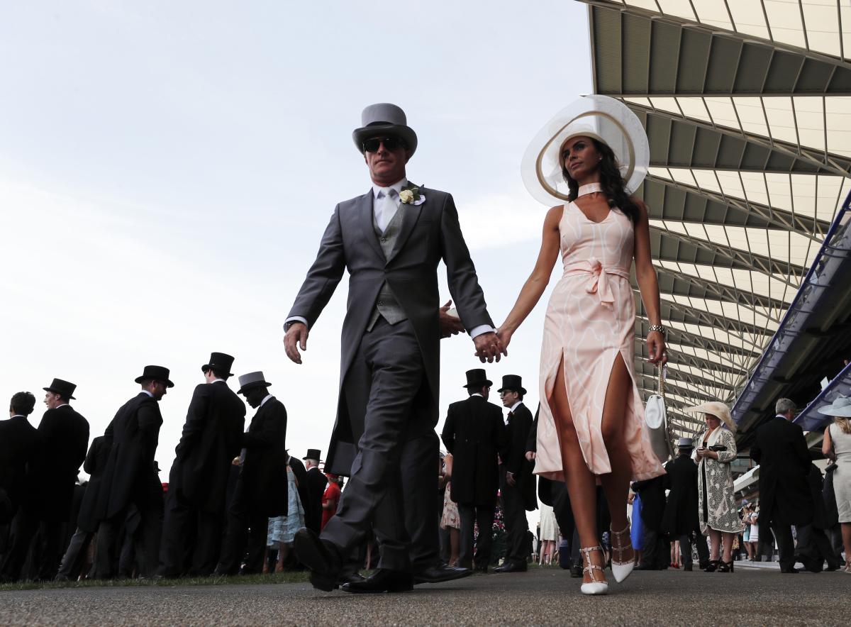 İngiltere'deki geleneksel at yarışında terör korkusu
