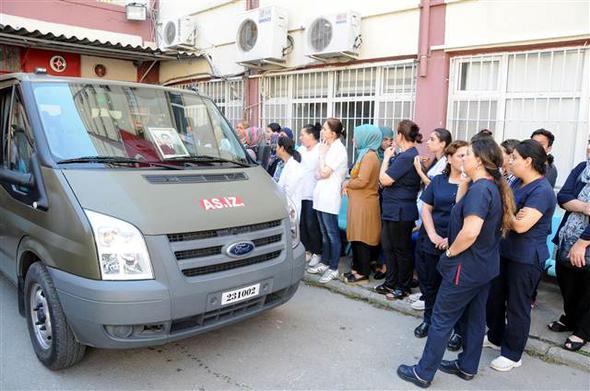 Bitlis şehidi hastaneden gözyaşlarıyla uğurlandı