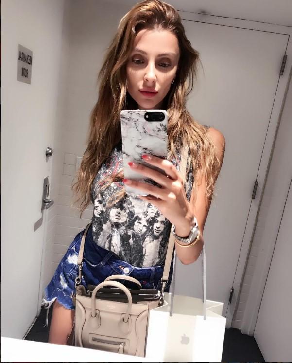 Özge Ulusoy çok utandı