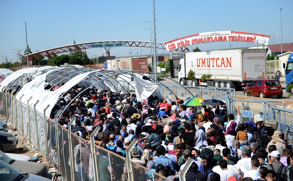 Türkiye'den Suriye'ye geçişler sona erdi