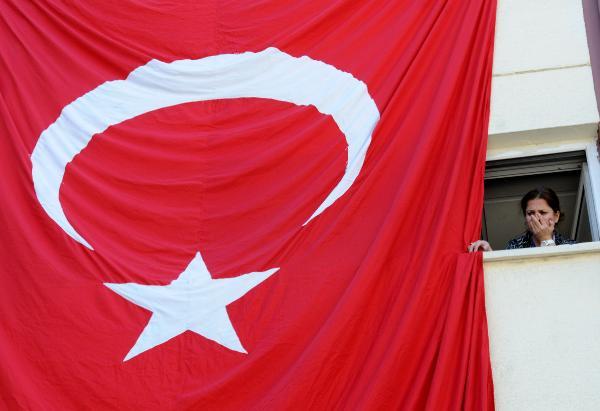 Bitlis şehidi hastaneden gözyaşlarıyla uğurlandı