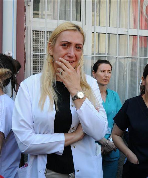 Bitlis şehidi hastaneden gözyaşlarıyla uğurlandı