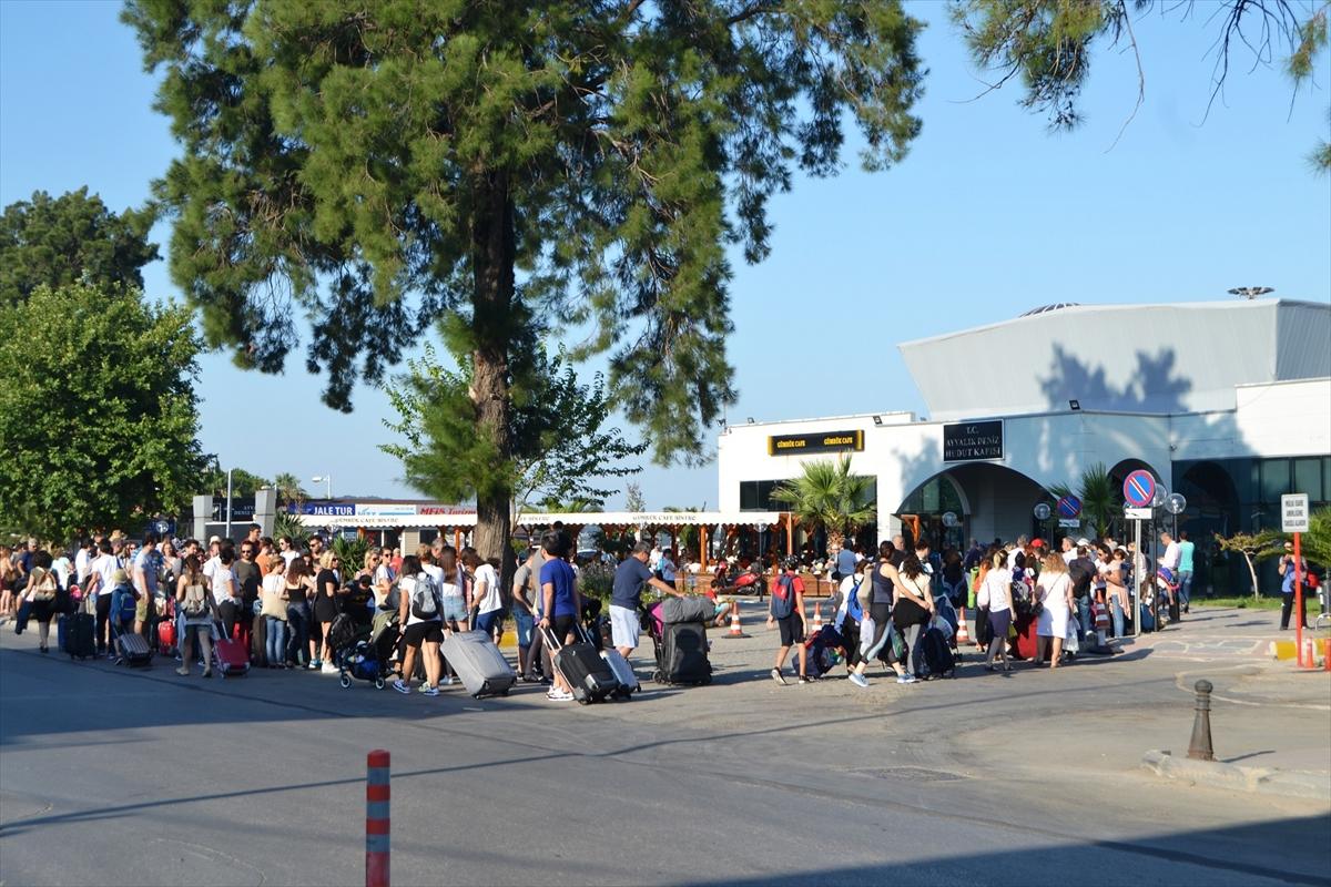 Yunanistan'ın Midilli Adası'na tatilci akını