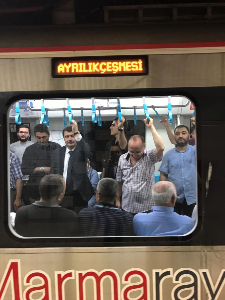 İstanbul Valisi Vasip Şahin Marmaray'da