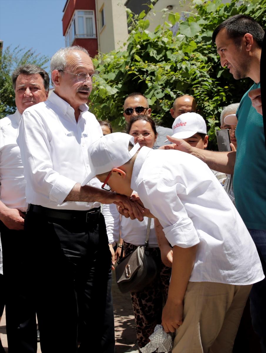 Kemal Kılıçdaroğlu Bolu'da vatandaşlarla bayramlaştı