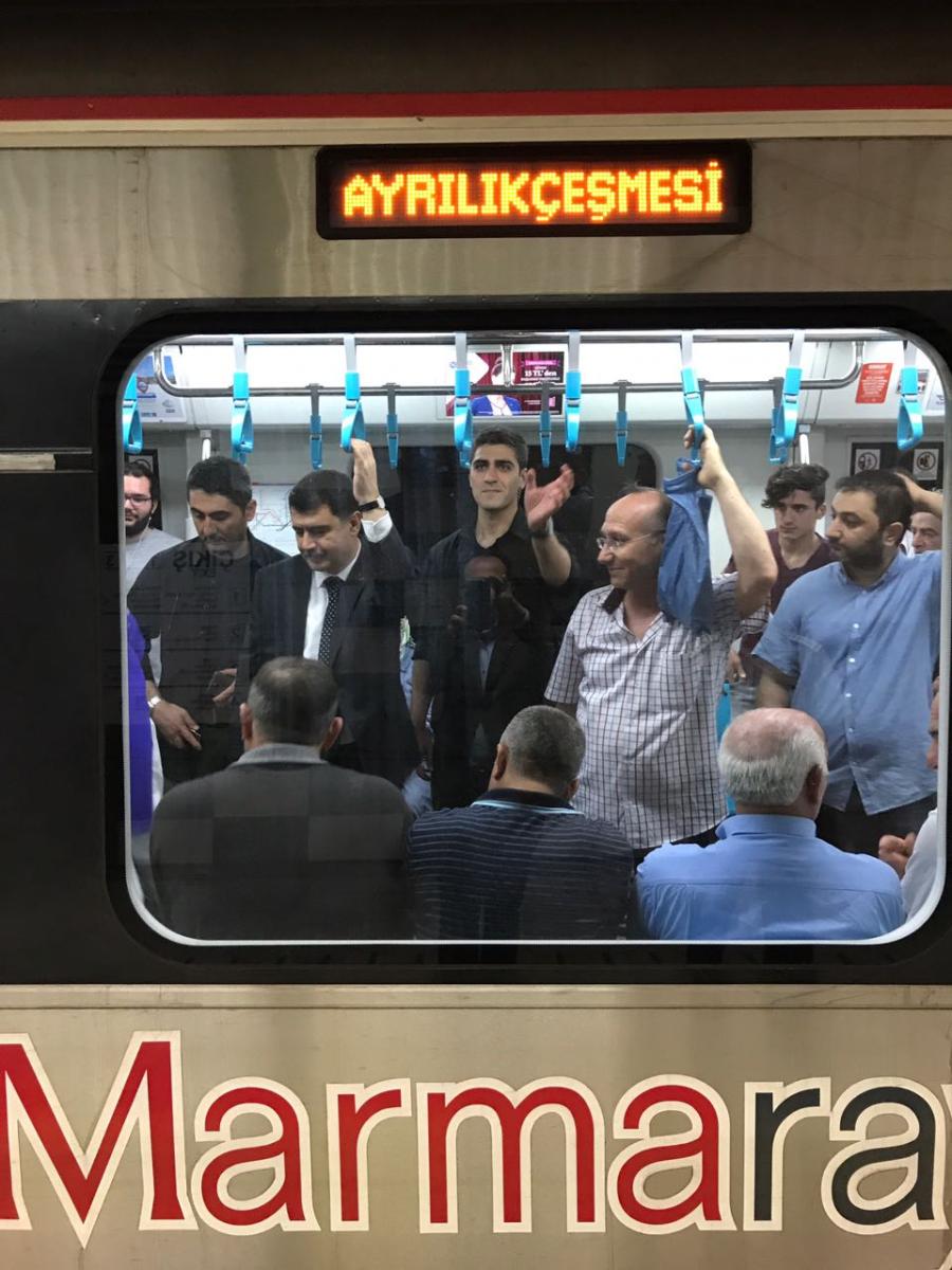 İstanbul Valisi Vasip Şahin Marmaray'da