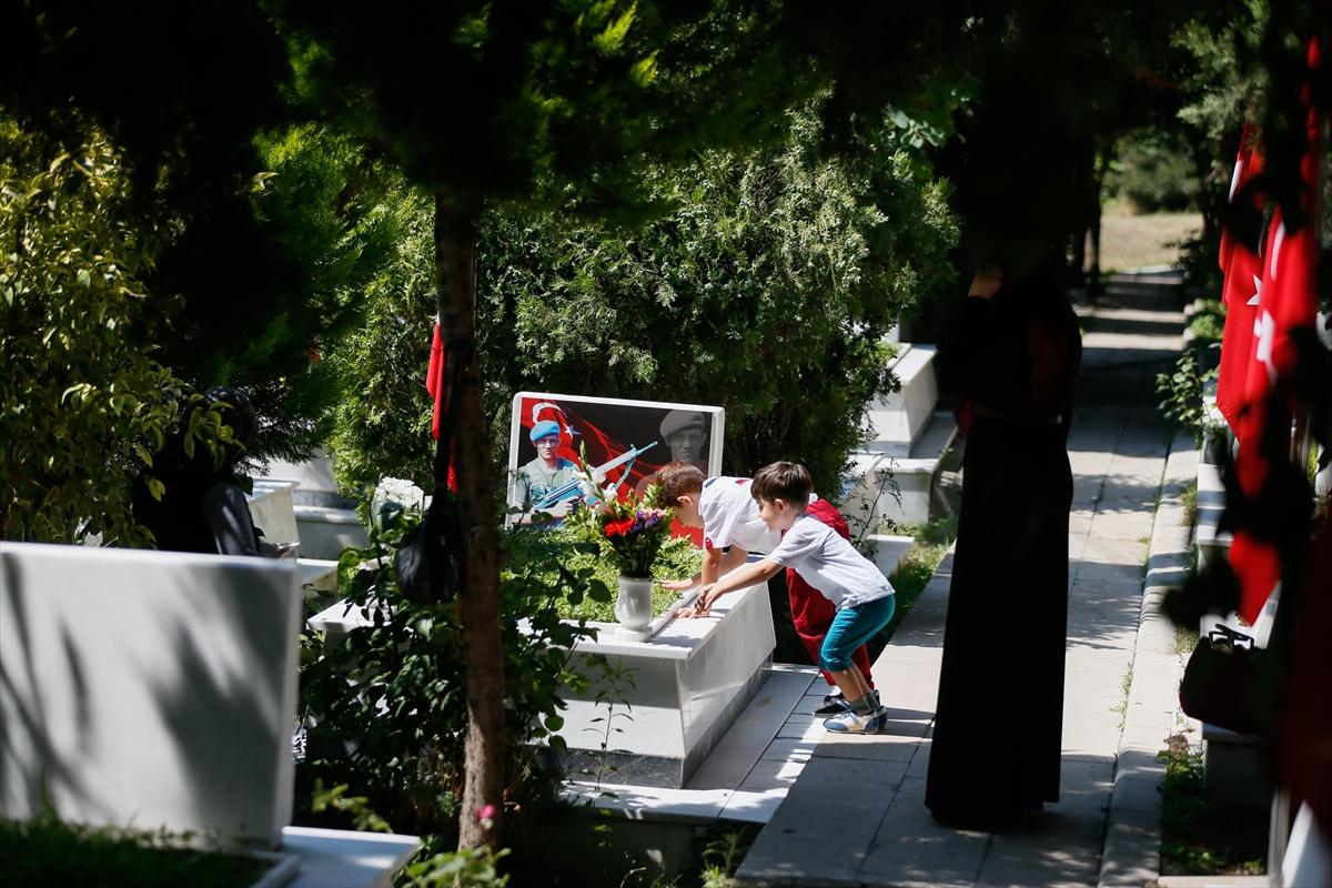 Ramazan Bayramı'nda şehitler unutulmadı