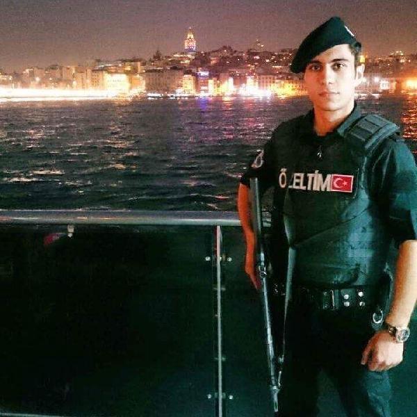 Bariyerlere çarpan polis hayatını kaybetti