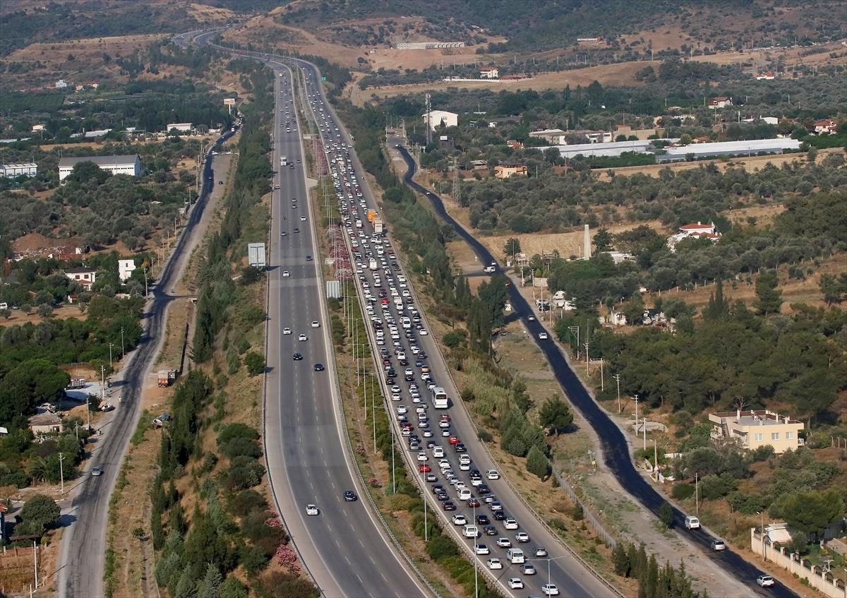 Bayram dönüşü trafiği yoğun