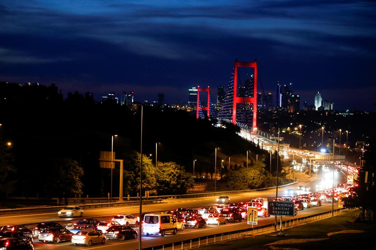 Bayram dönüşü trafiği yoğun
