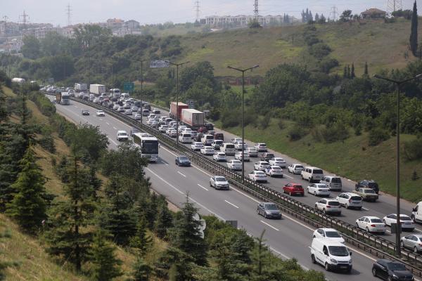 Bayram dönüşü trafiği yoğun