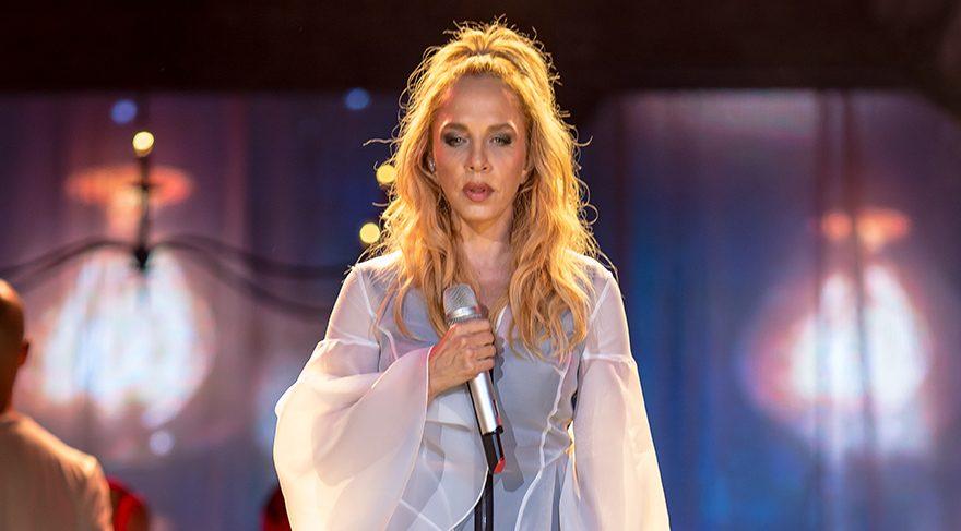 Sertab Erener: Şarkıcı burun estetiği yaptıramaz