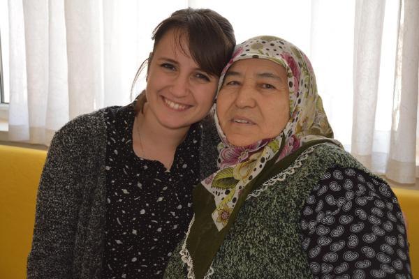 72 yaşında okuma yazmayı öğrendi