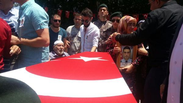 Şehit polis Dündar Karaman'da son yolculuğuna uğurlandı