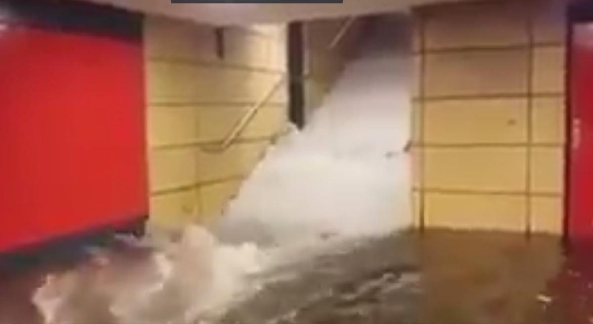 Berlin yağmura teslim oldu