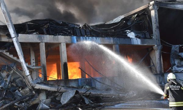 Çerkezköy Organize Sanayi'de fabrika yangını