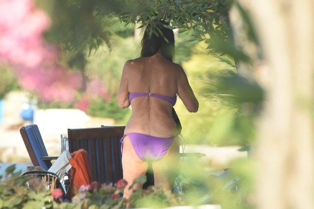 Nebahat Çehre bikinili görüntülendi