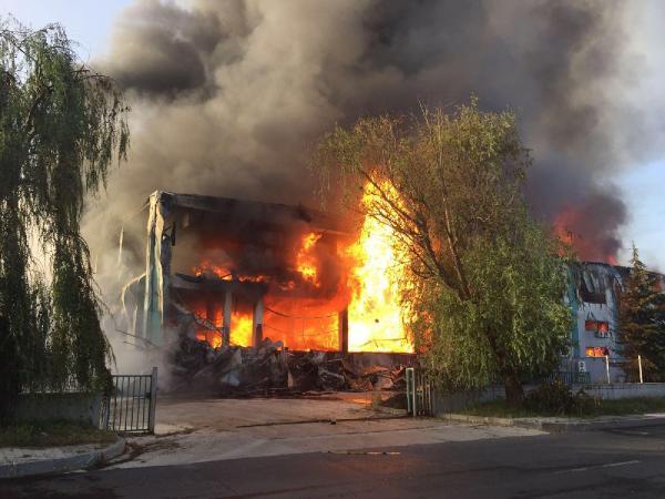Çerkezköy Organize Sanayi'de fabrika yangını