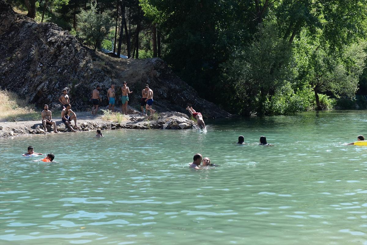 Tunceli'de plaj keyfi