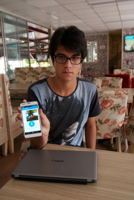 Liseli öğrenciden konuşmayı işaret diline çeviren yazılım