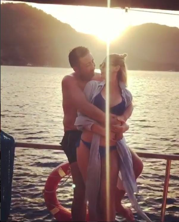 Petek Dinçöz eşiyle aşk tazeledi