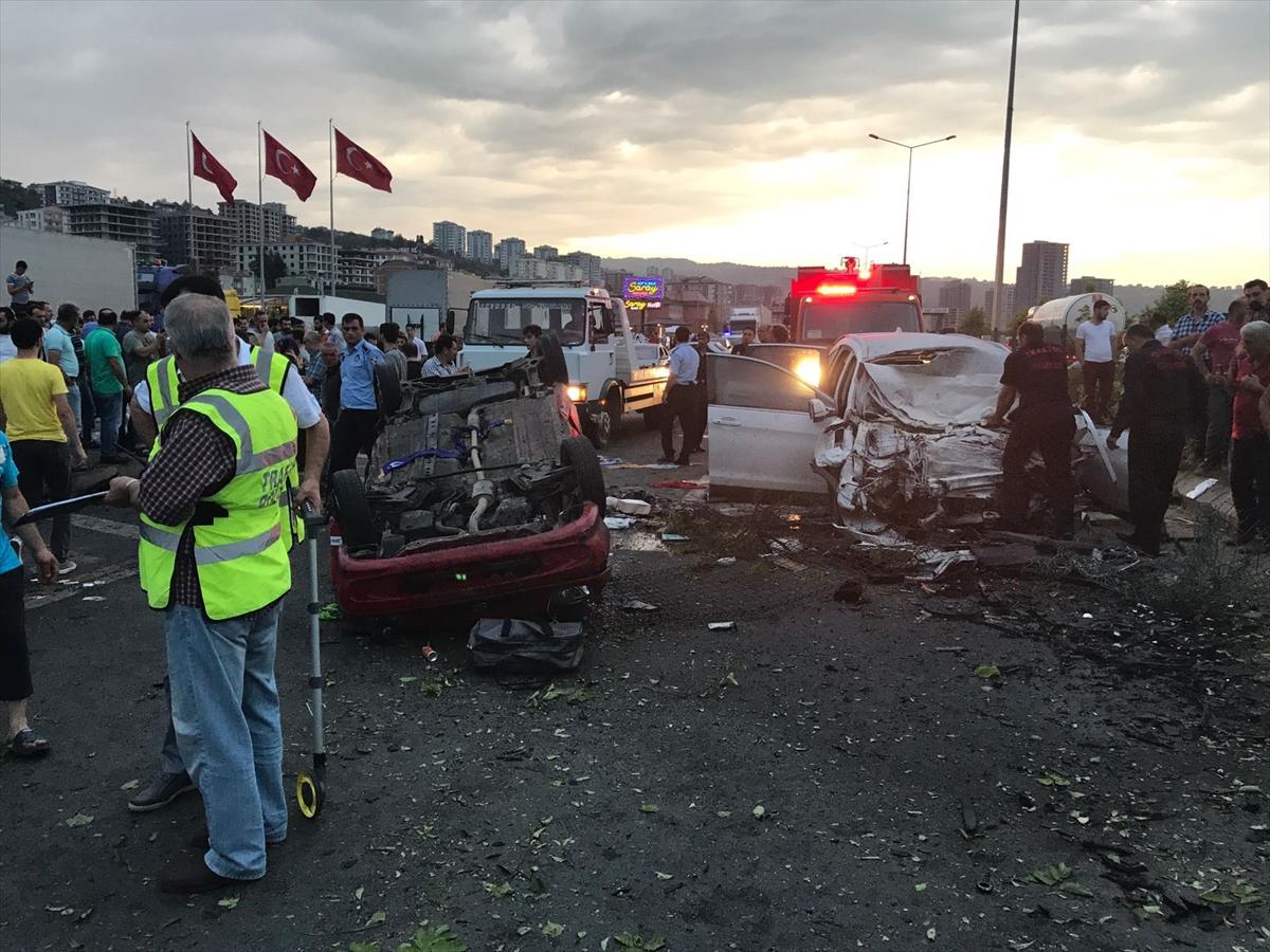 Trabzon'da zincirleme trafik kazası: 3 ölü, 7 yaralı
