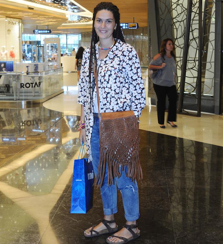 Bergüzar Korel alışverişte