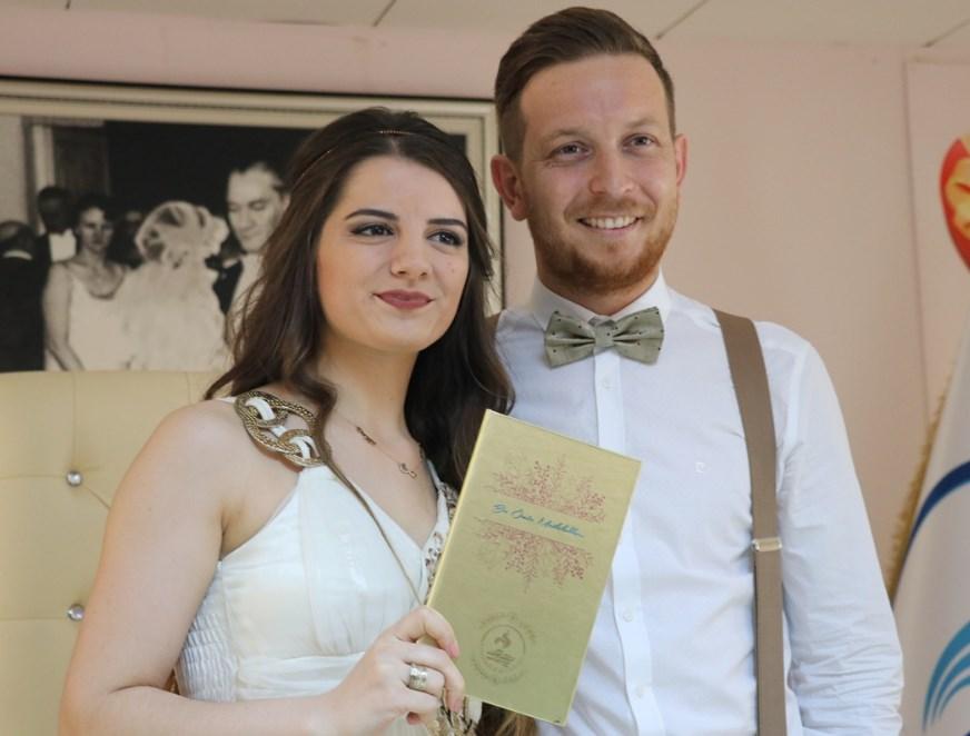 Evlendirme dairelerinde '07.07.17' yoğunluğu