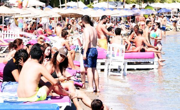 Bodrum'da sahiller doldu