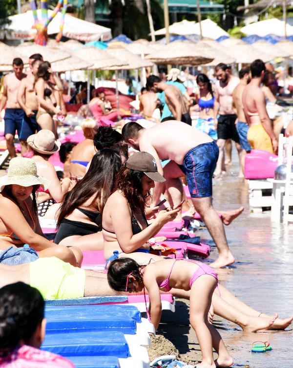 Bodrum'da sahiller doldu