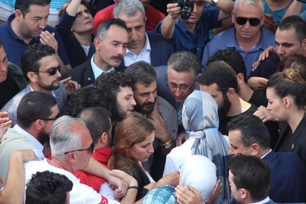 Sakarya'daki vahşetin kurbanı Suriyeli anne-oğla veda