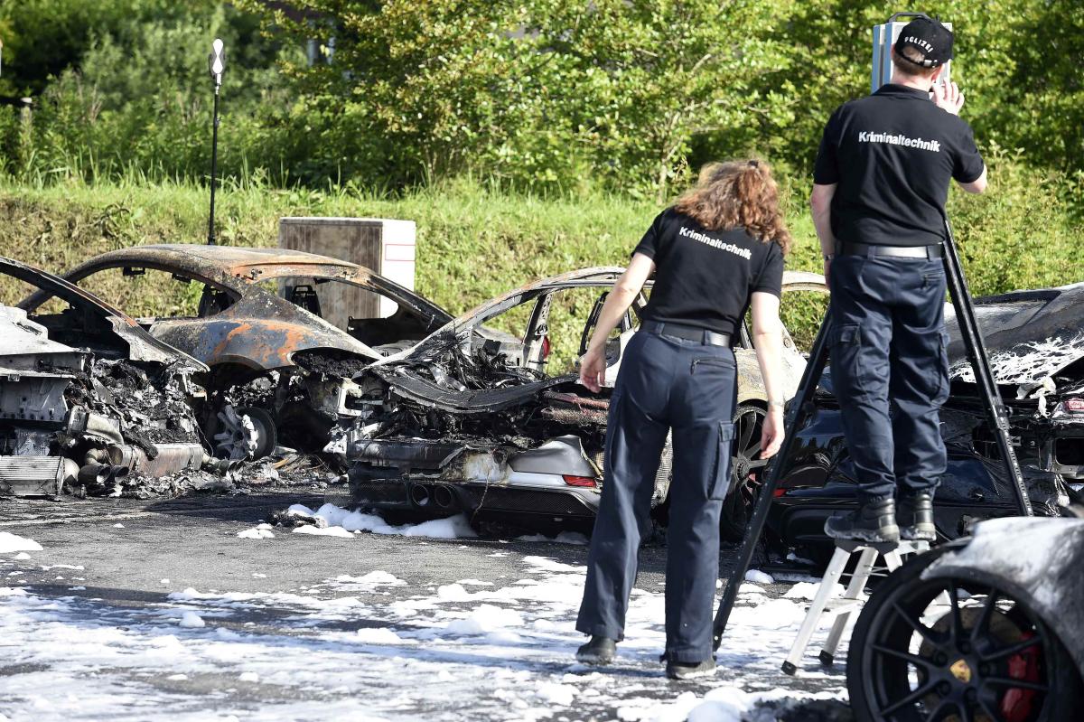 Hamburg sokakları savaş alanına döndü