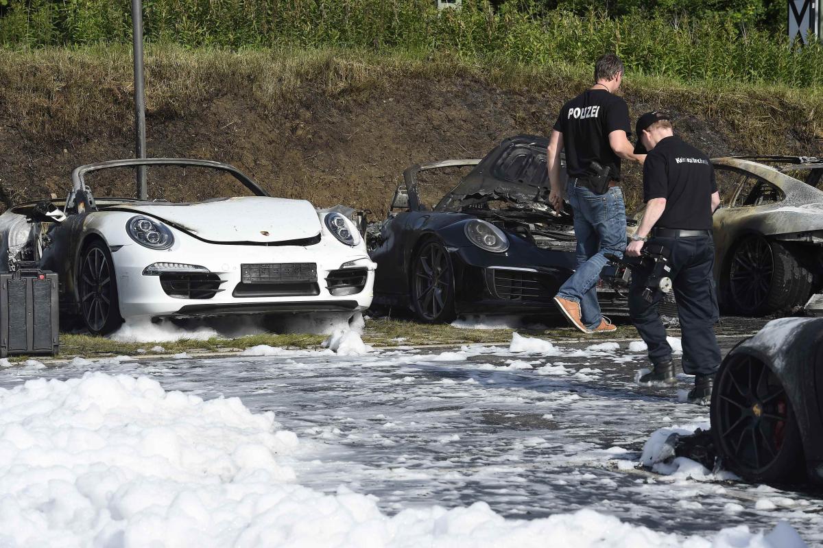 Hamburg sokakları savaş alanına döndü