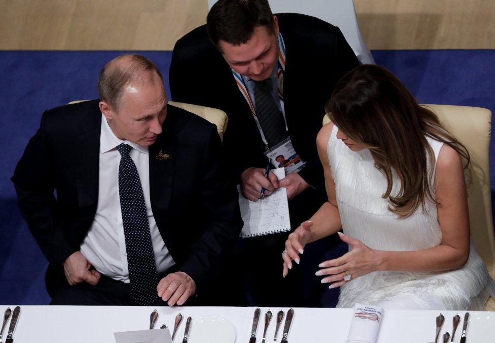 Melania Trump Putin'le sohbet etti
